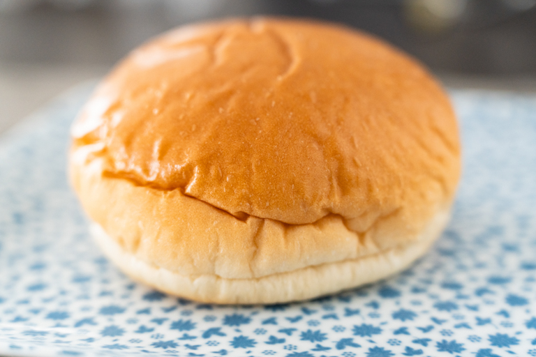 ローソンのホイップあんぱんの厚み