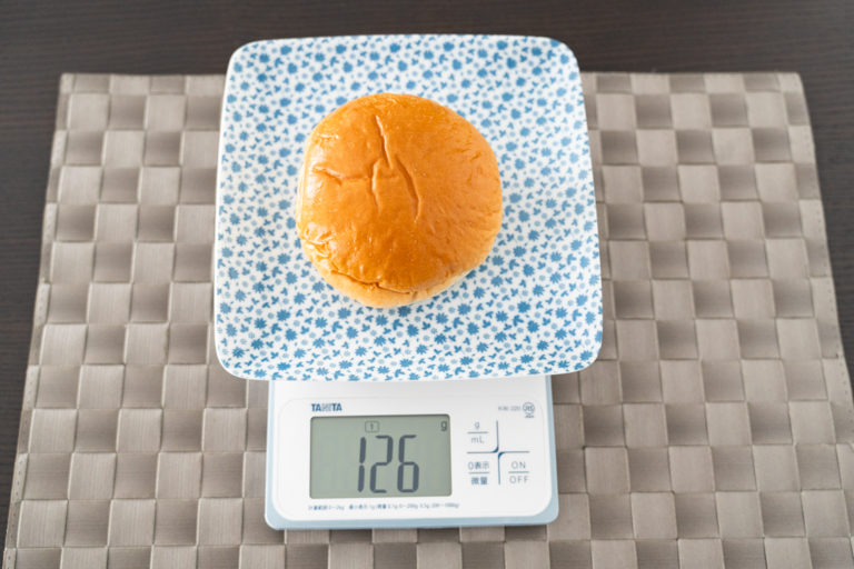 ローソンのホイップあんぱんの重さ126g