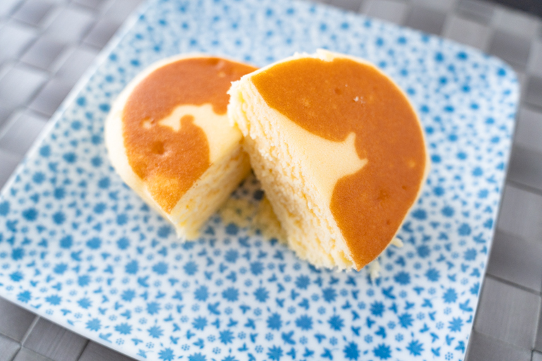 北海道チーズ蒸しケーキの断面