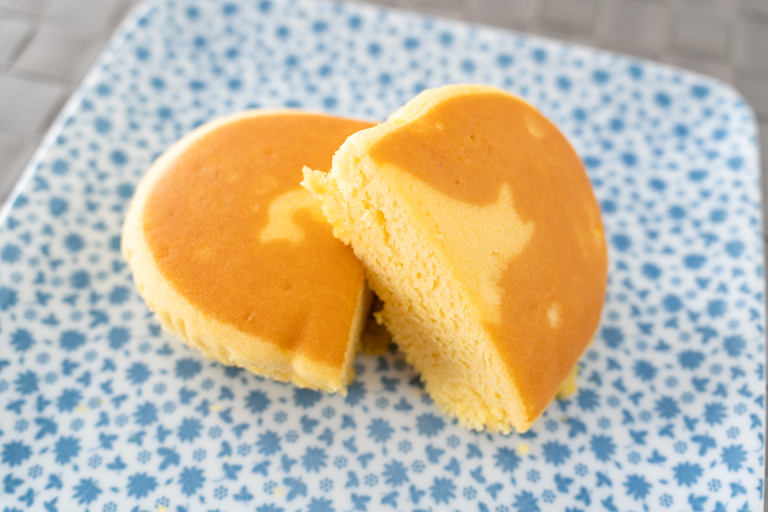 秋限定 北海道チーズ蒸しケーキ紅はるかの断面