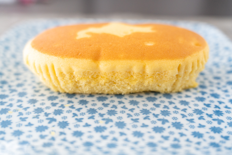 秋限定 北海道チーズ蒸しケーキ紅はるかの厚み