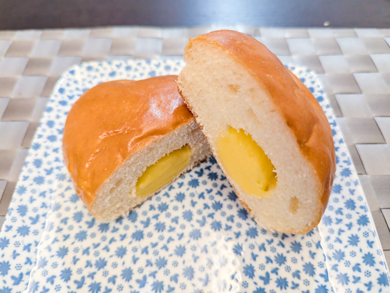 セブン・ザ・プライスのクリームパンの断面