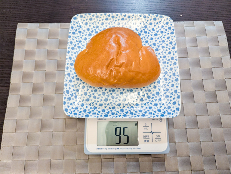 セブン・ザ・プライスのクリームパンの重さ95g
